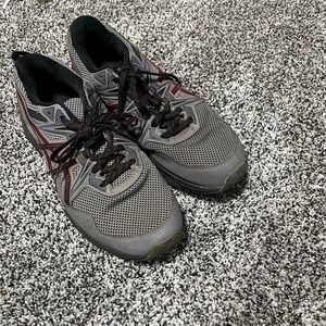 Asics GEL-Venture 8 Mens 8.5 Gray Red Running Shoes 1011B396 Sneakers Jogging